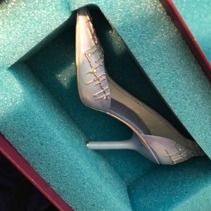 Just the Right Shoe figurine